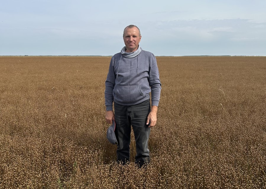 Посев льна масличного в почвозащитном влагосберегающем зернопаровом севообороте ООО «Озёрное»